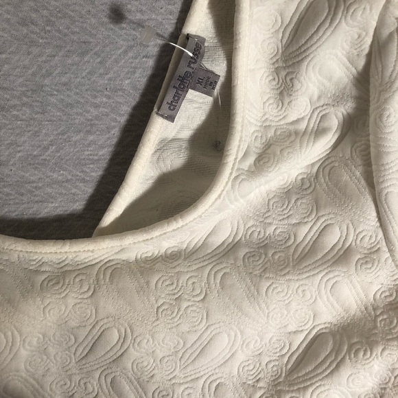 5/$25 🚨LAST CHANCE🚨 White crop top - Picture 3 of 3